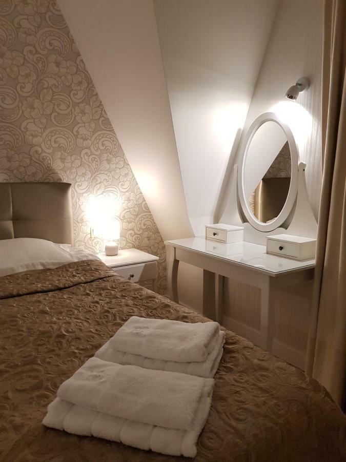 Apartman St. Vladimir kirche Apartment Marianske Lazne Bagian luar foto